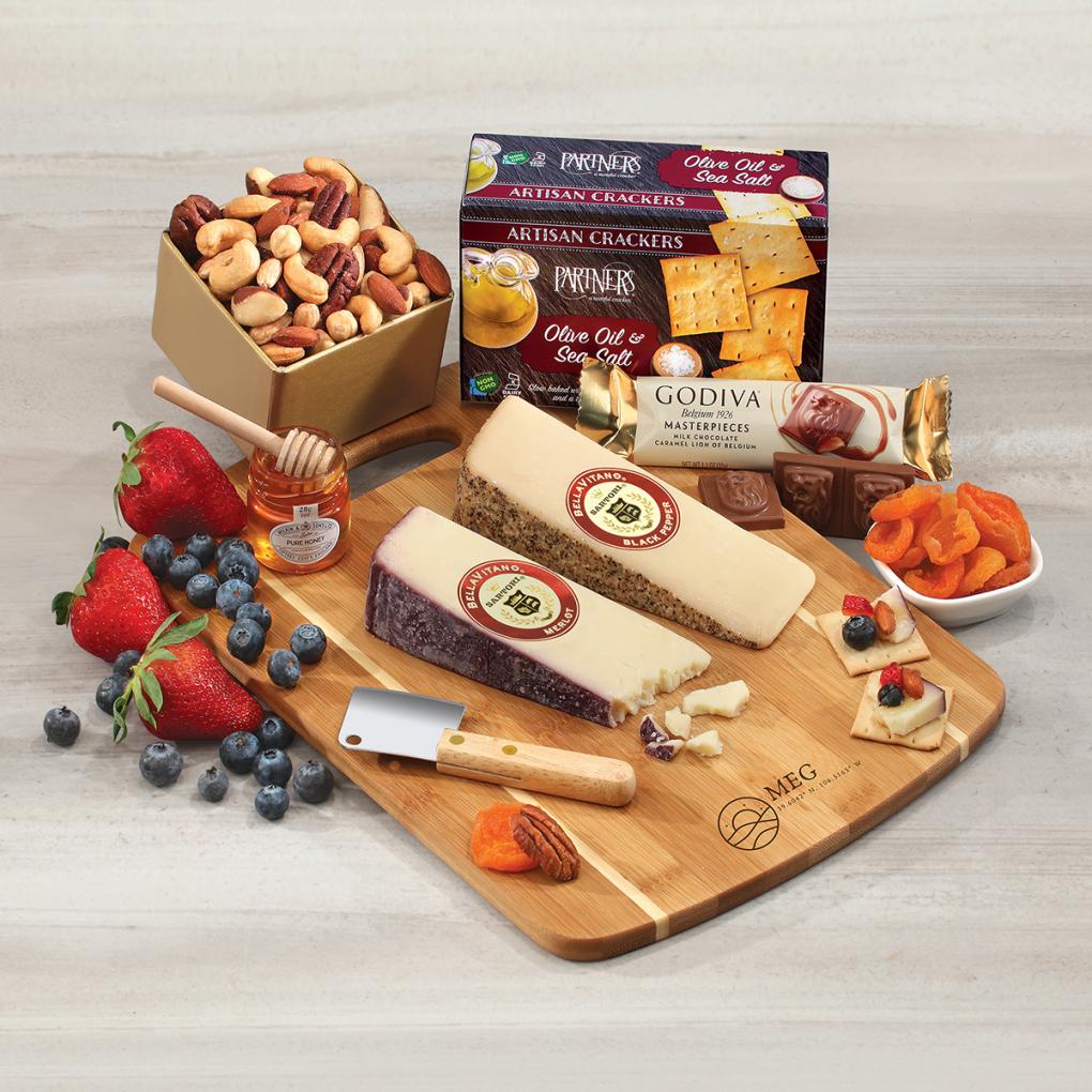 Wisconsin Cheese & Snack Board Gift Set